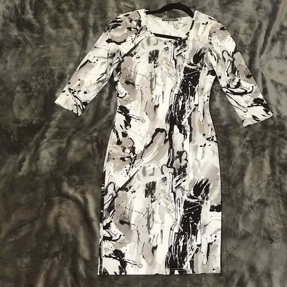 Knee length dress - Picture 1 of 2